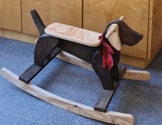 Schaukelhund aus Holz